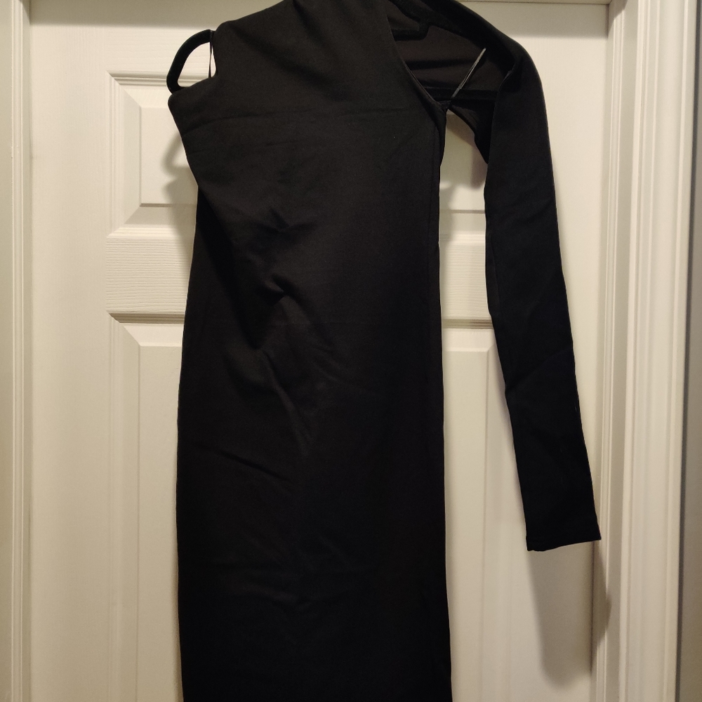 Alieva black bodycon dress